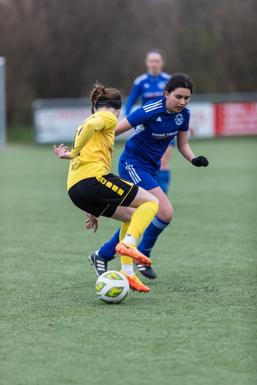 Bild 431 - F SSC Hagen Ahrensburg - SV Frisia Risum-Lindholm : Ergebnis: 1:2